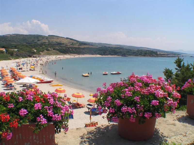 Casa Vacanza Costa Rossa Vista Mare Trinita d'Agultu e Vignola Exterior photo
