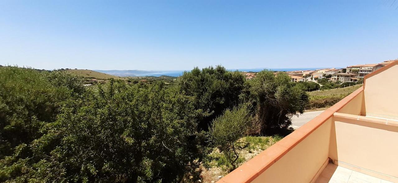 Casa Vacanza Costa Rossa Vista Mare Trinita d'Agultu e Vignola Exterior photo